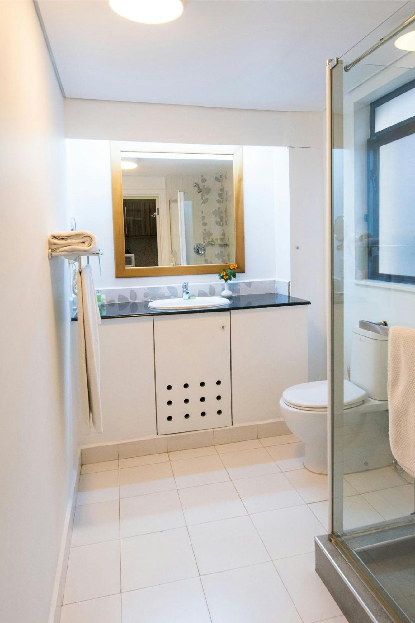 Protea Hotel By Marriott Dar Es Salaam Oyster Bay Dış mekan fotoğraf