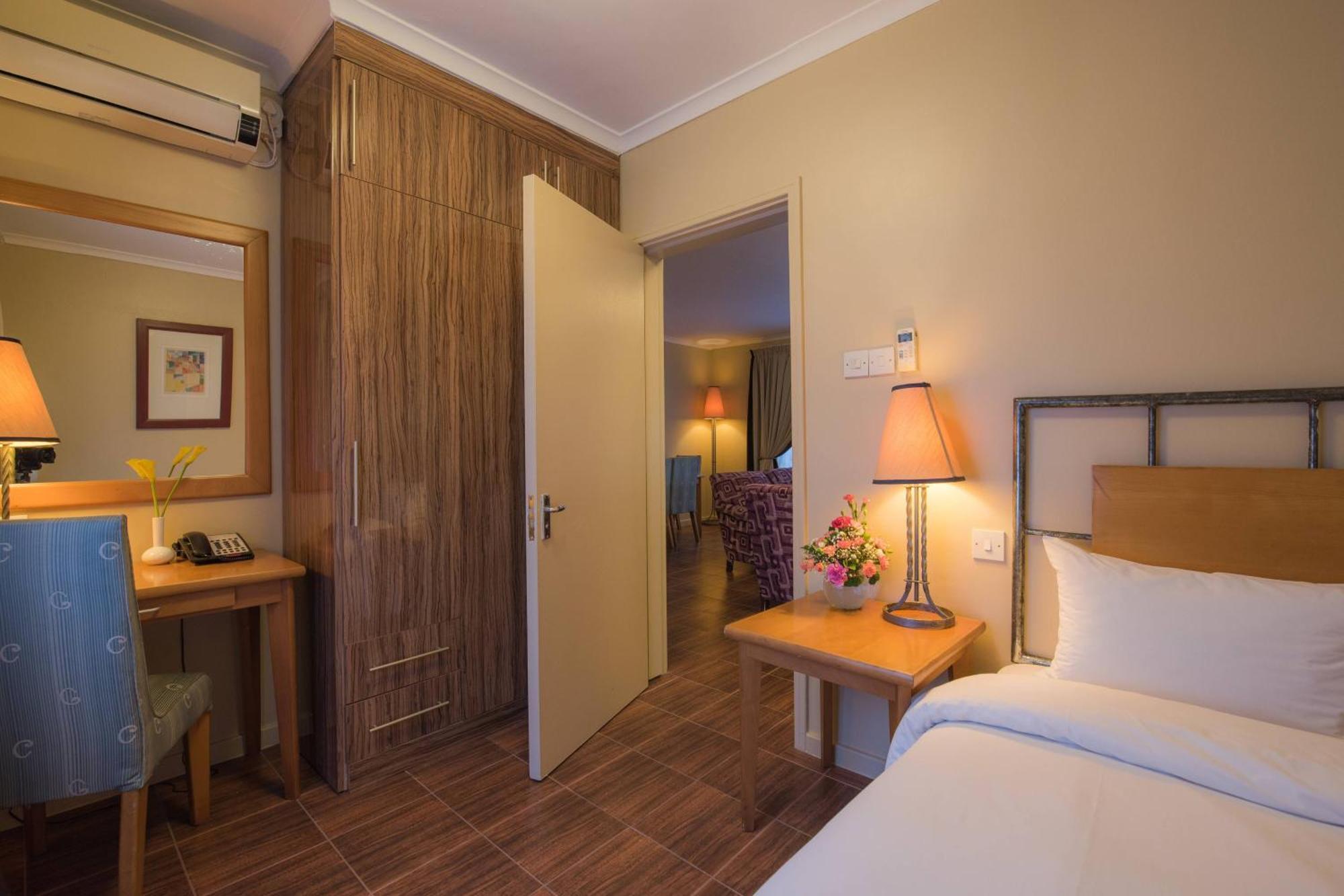 Protea Hotel By Marriott Dar Es Salaam Oyster Bay Dış mekan fotoğraf