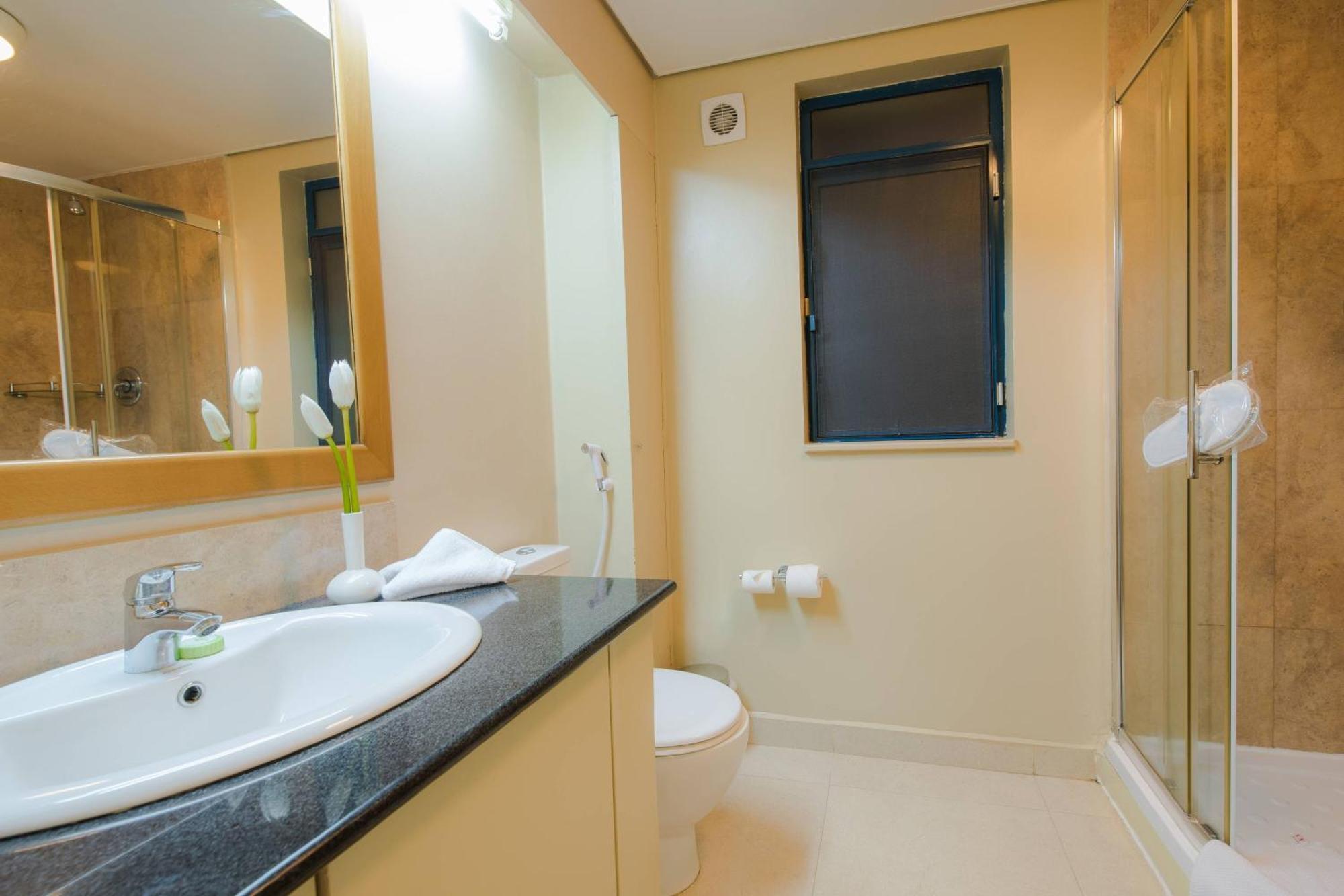 Protea Hotel By Marriott Dar Es Salaam Oyster Bay Dış mekan fotoğraf