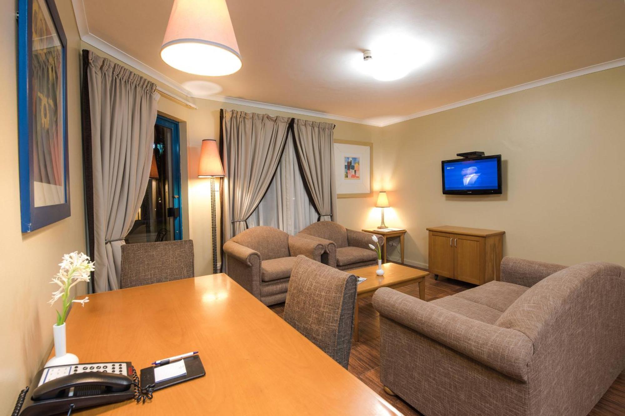 Protea Hotel By Marriott Dar Es Salaam Oyster Bay Dış mekan fotoğraf