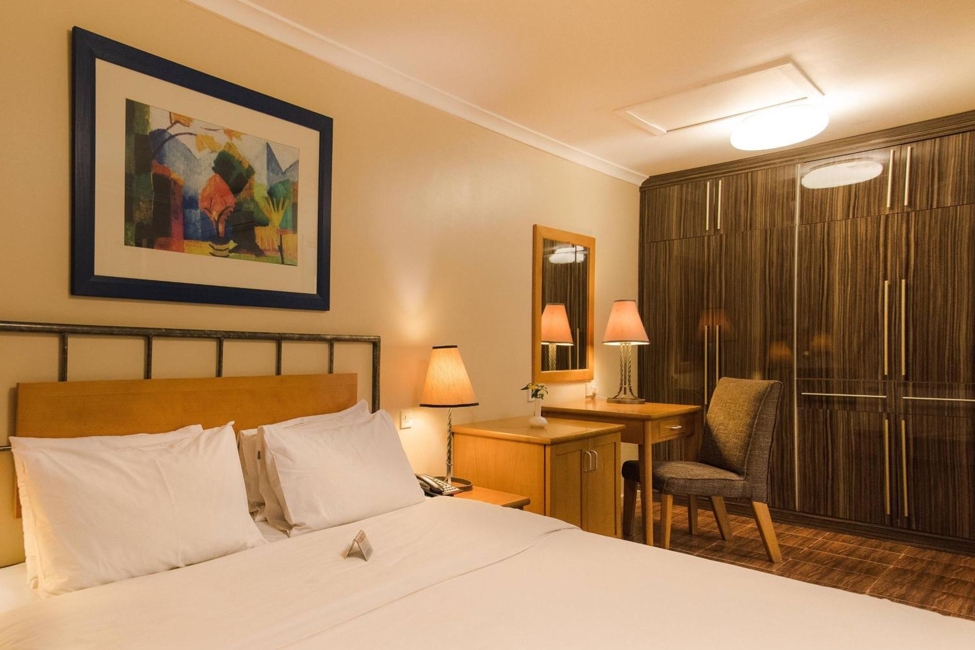 Protea Hotel By Marriott Dar Es Salaam Oyster Bay Dış mekan fotoğraf