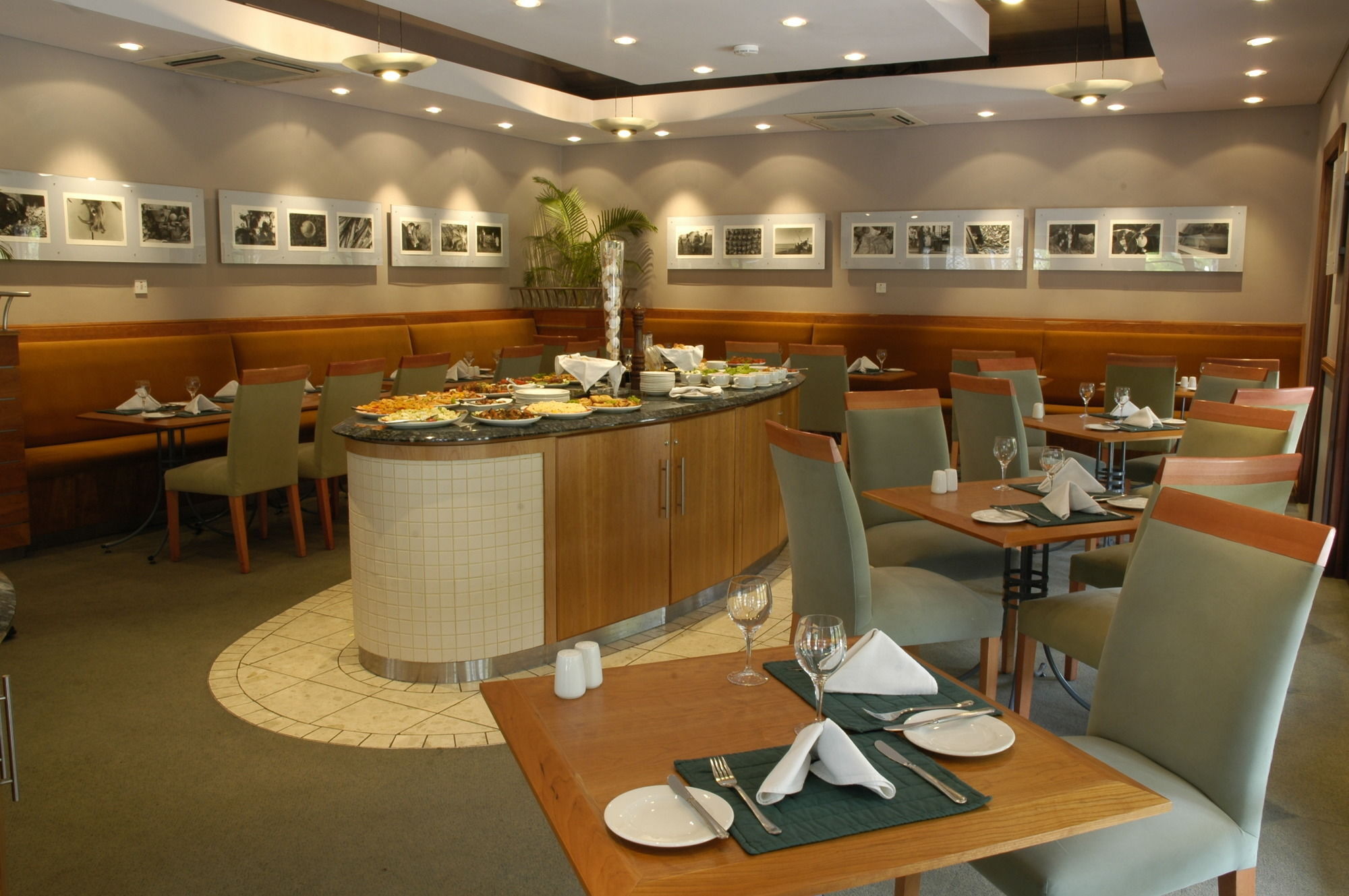 Protea Hotel By Marriott Dar Es Salaam Oyster Bay Dış mekan fotoğraf